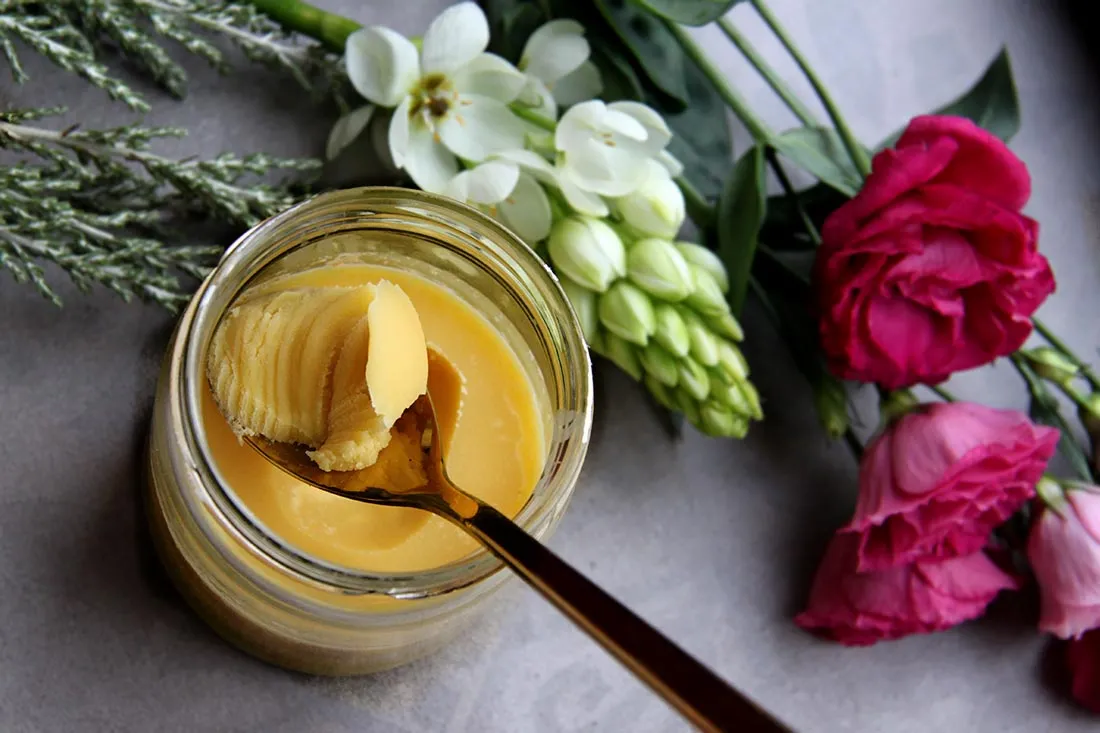 Ghee, mantequilla clarificada utilizada en Ayurveda
